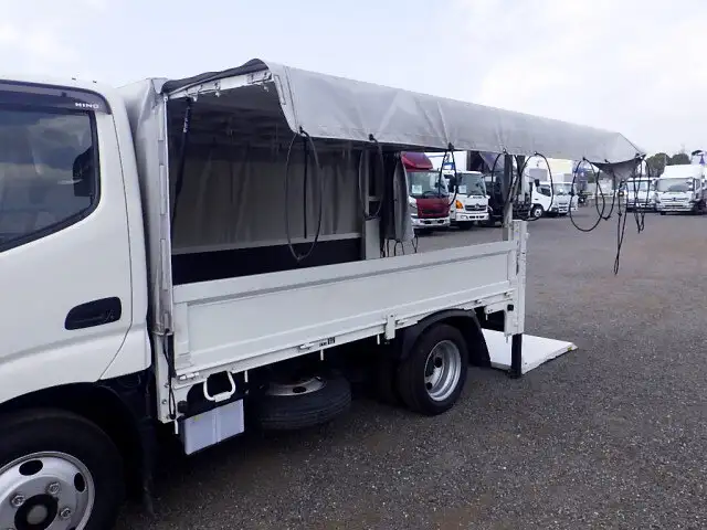 日野 デュトロ 小型 平ボディ 幌 パワーゲートの中古トラック画像7