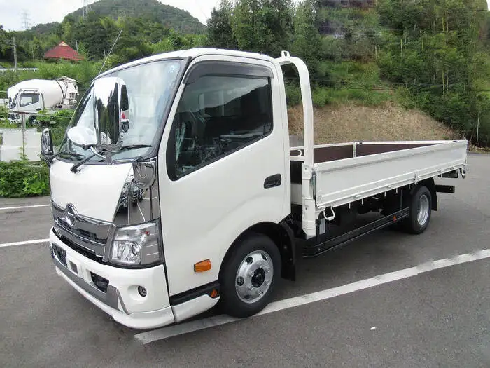 日野 デュトロ 小型 平ボディ 2RG-XZU712M R5 の中古トラック【車両No.162205】