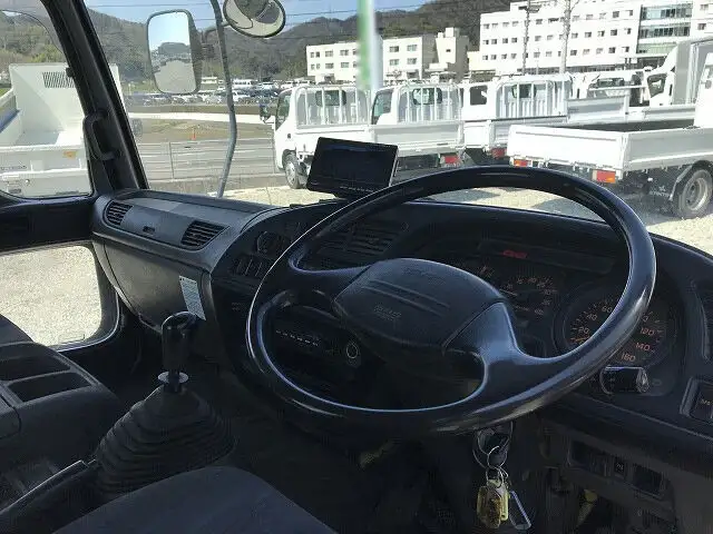 いすゞ フォワード 中型/増トン 平ボディ 床鉄板 ベッドの中古トラック画像9