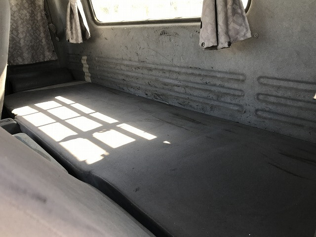 いすゞ フォワード 中型/増トン 平ボディ 床鉄板 ベッド｜画像13
