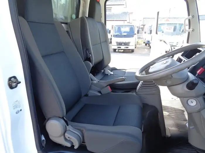 日産 アトラス 小型 平ボディ 10尺 TKG-SZ5F24 の中古トラック