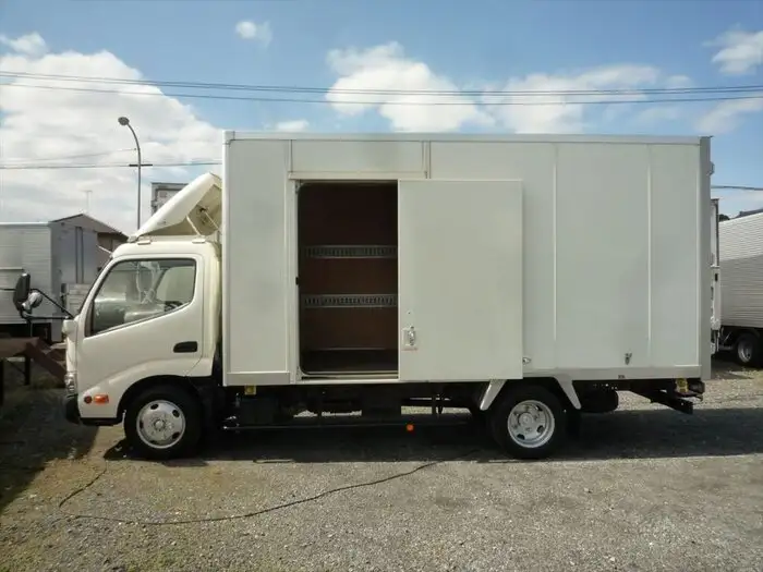 トヨタ ダイナ 小型 アルミバン サイドドア TKG-XZU655の中古トラック画像7