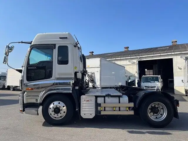 いすゞ ギガ 大型 トラクター ハイルーフ 1デフの中古トラック画像5