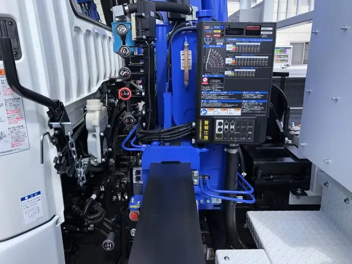 三菱 ファイター 中型/増トン 車両重機運搬 4段クレーン ラジコンの中古トラック画像4