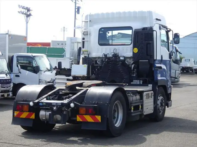 いすゞ ギガ 大型 トラクター ハイルーフ 1デフの中古トラック画像3