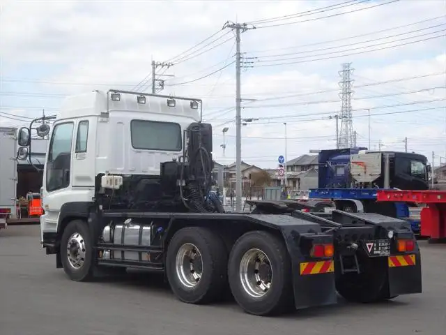 いすゞ ギガ 大型 トラクター ハイルーフ 2デフの中古トラック画像4