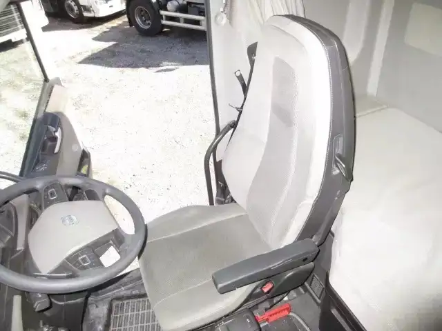 ボルボ トラック 大型 トラクター ハイルーフ 1デフの中古トラック画像8