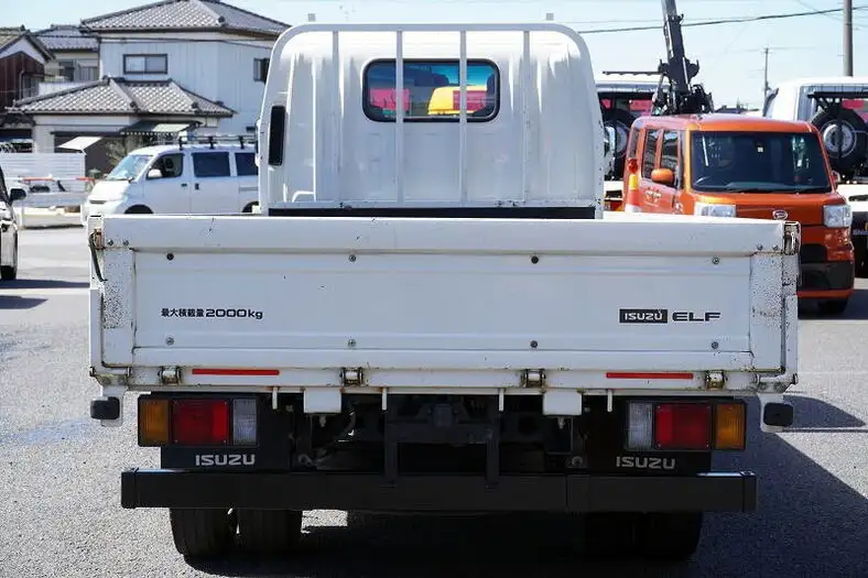いすゞ エルフ 小型 平ボディ 標準ロング TRG-NLR85AR の中古