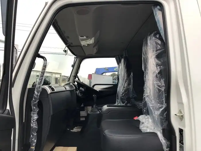 三菱 ファイター 中型/増トン 平ボディ ベッド 2KG-FK62Fの中古トラック画像13
