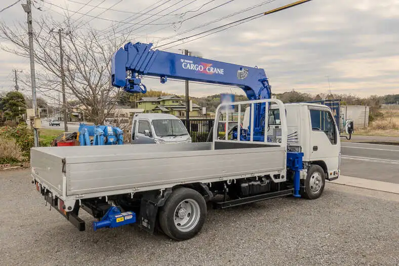 いすゞ エルフ 小型 クレーン付 アルミブロック 6段の中古トラック画像2