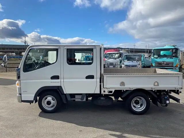 三菱 キャンター 小型 平ボディ Wキャブ TPG-FBA00の中古トラック画像5