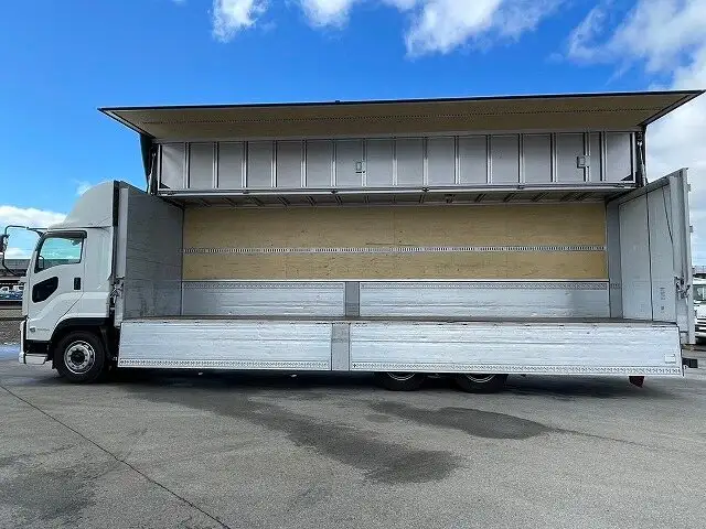 いすゞ ギガ 大型 ウイング エアサス ベッドの中古トラック画像10