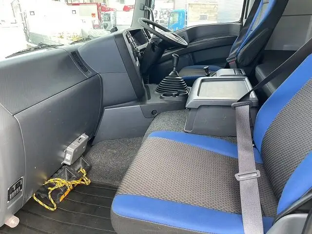いすゞ ギガ 大型 ウイング エアサス ベッドの中古トラック画像14