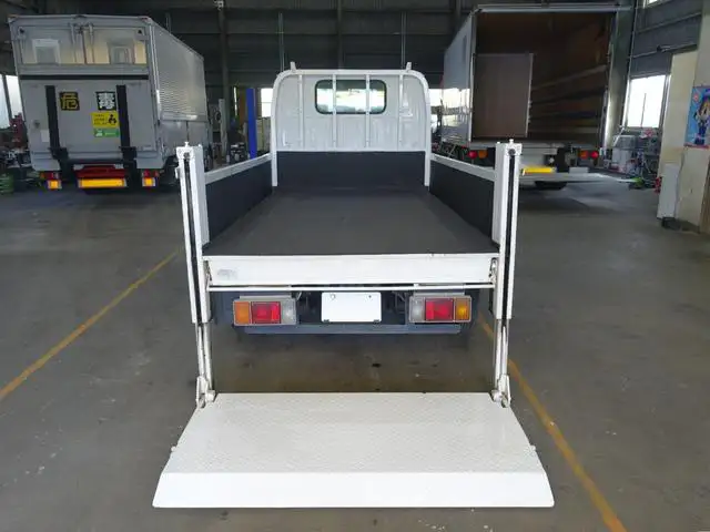 日産 アトラス 小型 平ボディ パワーゲート 床鉄板の中古トラック画像6