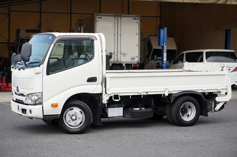 日野 デュトロ 小型 平ボディ 10尺 2RG-XZU605M