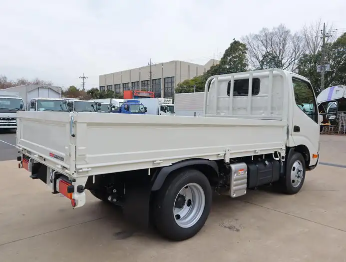 日野 デュトロ 小型 平ボディ 2RG-XZU605M R5の中古トラック画像2