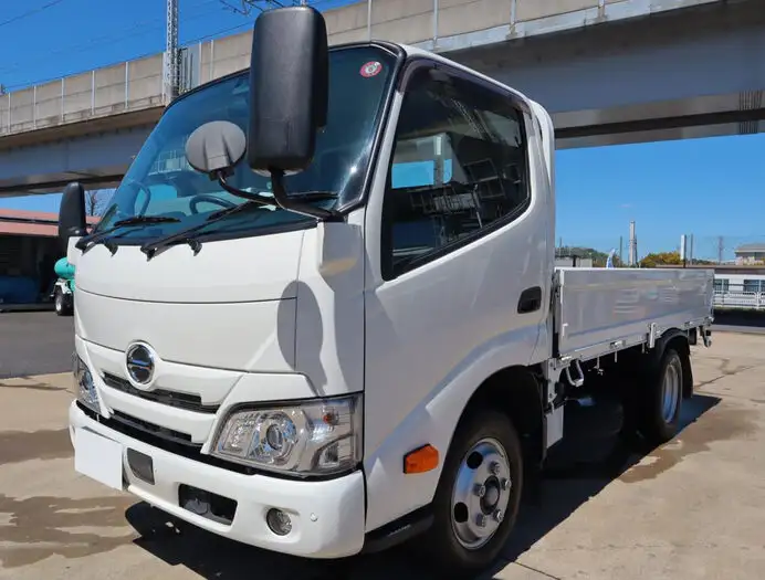 日野 デュトロ 小型 平ボディ 2RG-XZU605M R3の中古トラック画像1