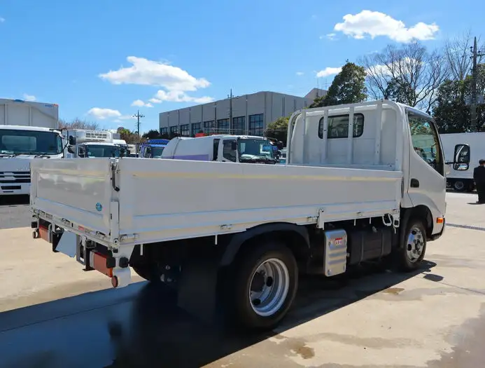日野 デュトロ 小型 平ボディ 2RG-XZU605M R3の中古トラック画像2