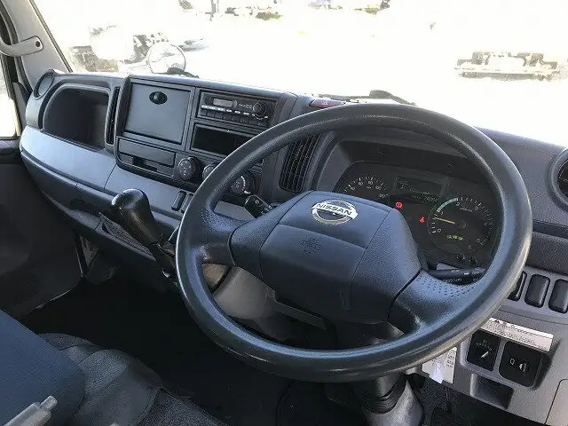 日産 アトラス 小型 平ボディ Wキャブ TPG-FEA2Wの中古トラック画像9