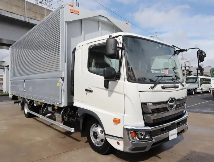 日野 レンジャー 中型/増トン ウイング パワーゲート ベッドの中古トラック画像2