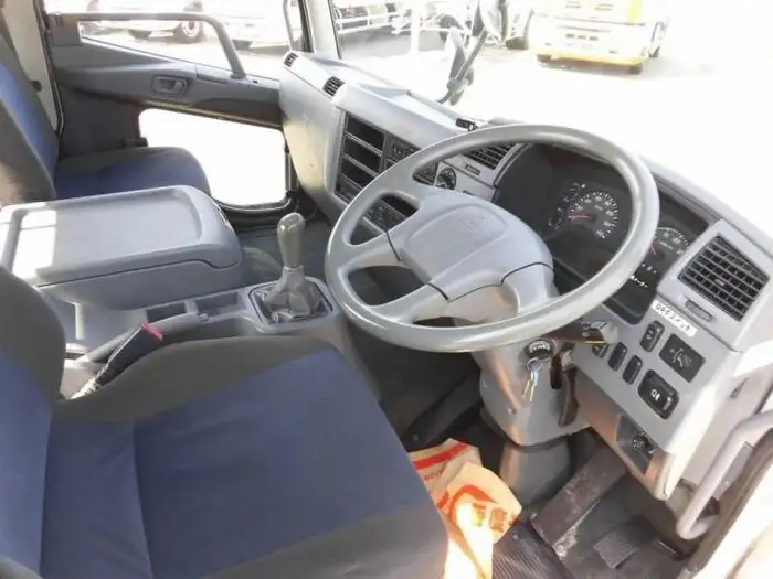 三菱 ファイター 中型/増トン 平ボディ ベッド TKG-FK61Fの中古トラック画像6