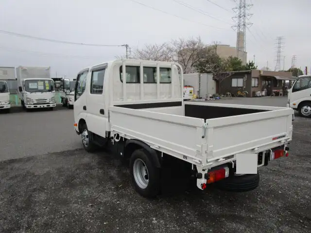 日野 デュトロ 小型 平ボディ Wキャブ 2RG-XZU605Mの中古トラック画像7