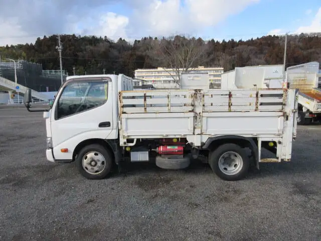 日野 デュトロ 小型 平ボディ パワーゲート 床鉄板の中古トラック画像5