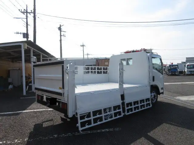 いすゞ エルフ 小型 平ボディ パワーゲート 床鉄板の中古トラック画像10