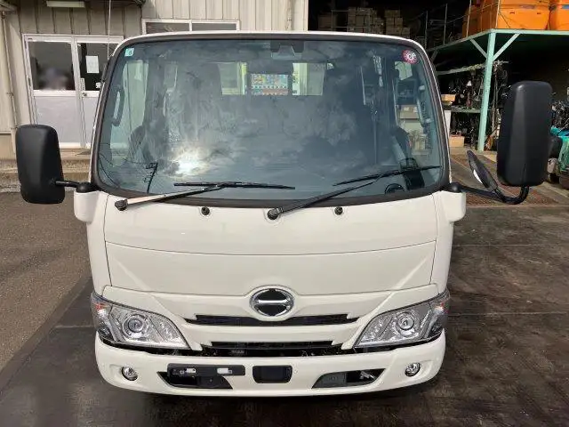 日野 デュトロ 小型 平ボディ Wキャブ 2RG-XZU605Mの中古トラック画像2