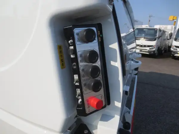 三菱 キャンター 小型 パッカー車 巻き込み式 回転ダンプ式の中古トラック画像像17