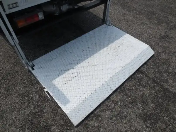 日産 アトラス 小型 平ボディ パワーゲート 床鉄板の中古トラック画像11