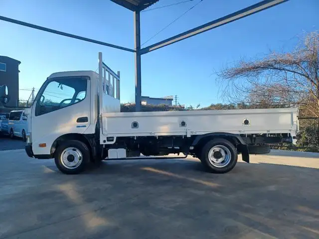 日野 デュトロ 小型 平ボディ  H27の中古トラック画像3