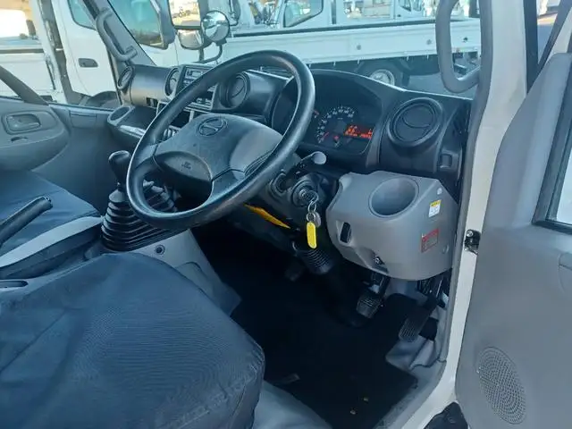 日野 デュトロ 小型 平ボディ  H27の中古トラック画像11