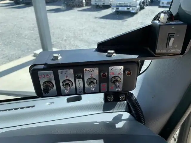 いすゞ エルフ 小型 パッカー車 巻き込み式 回転ダンプ式の中古トラック画像15