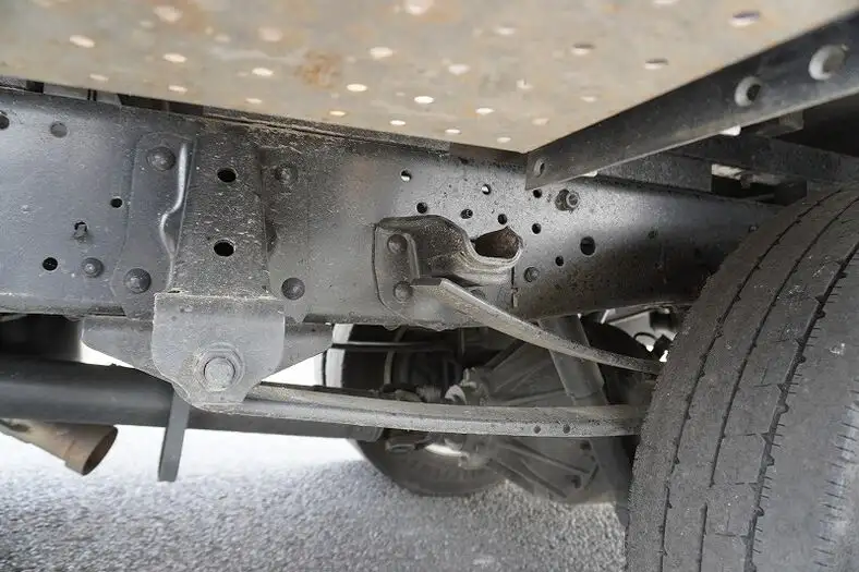いすゞ エルフ 小型 平ボディ パワーゲート 床鉄板の中古トラック画像12