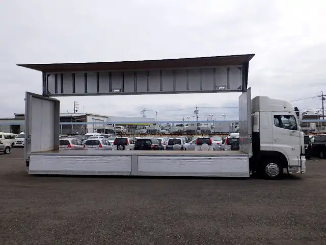 日野 プロフィア 大型 ウイング ハイルーフ ベッドの中古トラック画像6