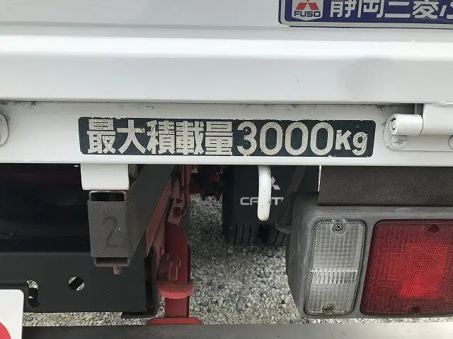 三菱 キャンター 小型 平ボディ Wキャブ(ダブルキャブ) 床鉄板の中古トラック画像6