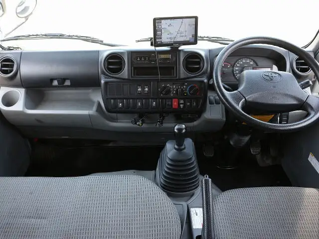 トヨタ ダイナ 小型 平ボディ Wキャブ TKG-XZU685の中古トラック画像16