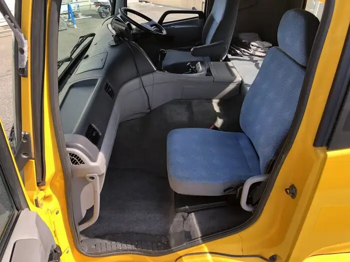 日産UD クオン 大型 平ボディ 床鉄板 エアサスの中古トラック画像10