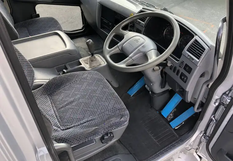 三菱 ファイター 中型/増トン 平ボディ ベッド PJ-FK62FZの中古トラック画像10