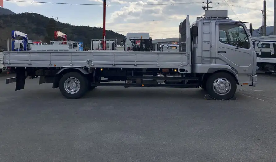 三菱 ファイター 中型/増トン 平ボディ ベッド PJ-FK62FZの中古トラック画像3