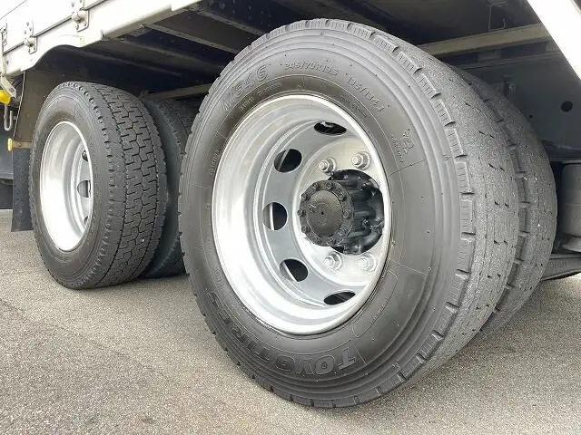 いすゞ ギガ 大型 ウイング エアサス ベッドの中古トラック画像20
