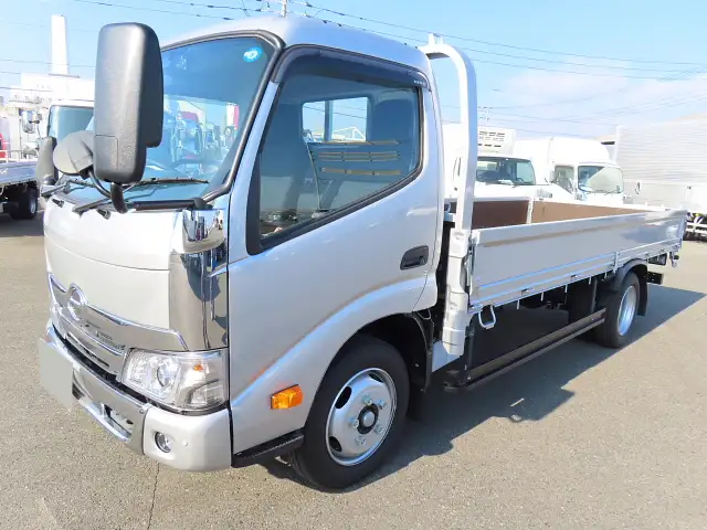 日野 デュトロ 小型 平ボディ 床鉄板 2RG-XZU655Mの中古トラック画像1