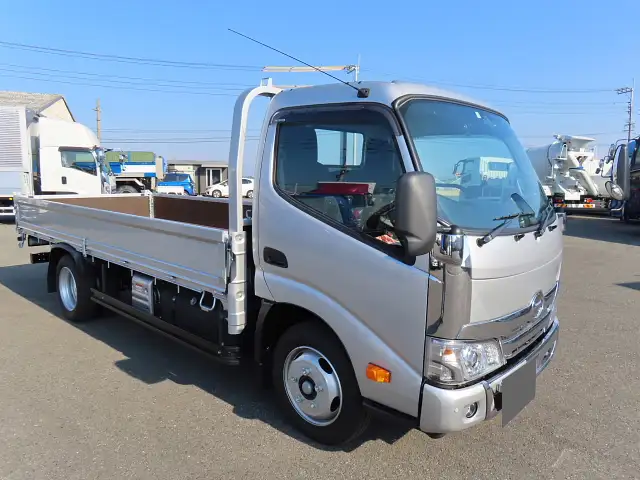 日野 デュトロ 小型 平ボディ 床鉄板 2RG-XZU655Mの中古トラック画像3