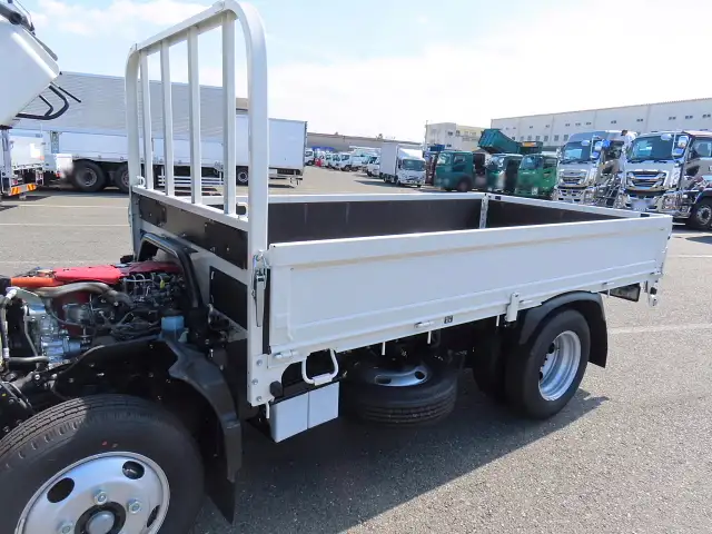 日野 デュトロ 小型 平ボディ 2RG-XZU605M R5の中古トラック画像5