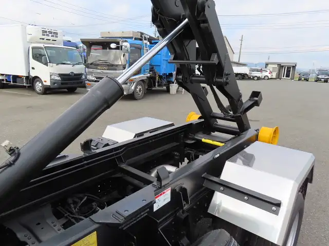三菱 キャンター 小型 アームロール シングルホイスト 2RG-FBAV0の中古トラック画像6