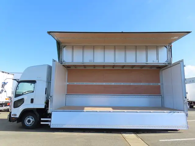 いすゞ フォワード 中型/増トン ウイング エアサス ベッドの中古トラック画像4