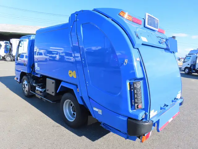 いすゞ エルフ 小型 パッカー車 巻き込み式 回転ダンプ式の中古トラック画像4
