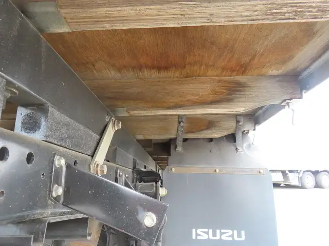 いすゞ エルフ 小型 平ボディ 床鉄板 アルミブロックの中古トラック画像13