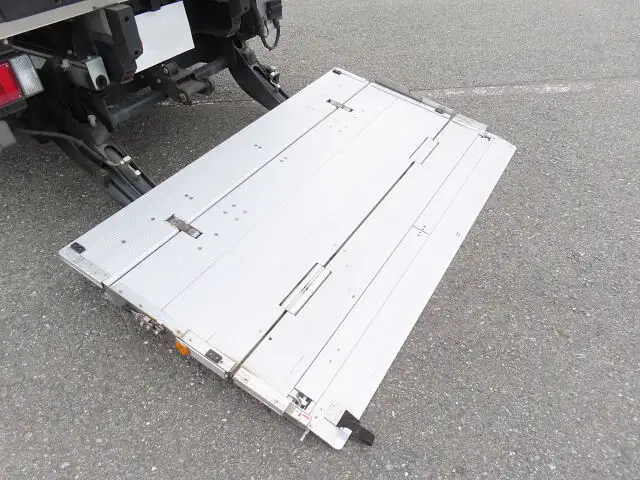 いすゞ エルフ 小型 冷凍冷蔵 低温 パワーゲートの中古トラック画像10